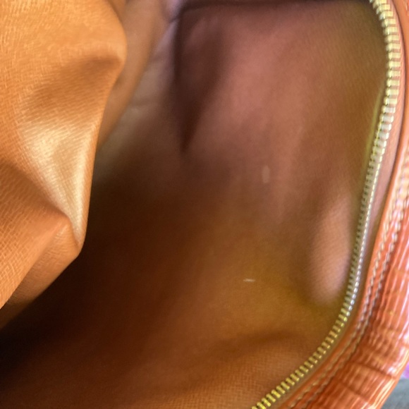 𝐋𝐨𝐮𝐢𝐬 𝐕𝐮𝐢𝐭𝐭𝐨𝐧 𝐂𝐫𝐨𝐬𝐬𝐛𝐨𝐝𝐲 𝐓𝐫𝐨𝐜𝐚𝐝𝐞𝐫𝐨𝟐𝟕 - Picture 9 of 12